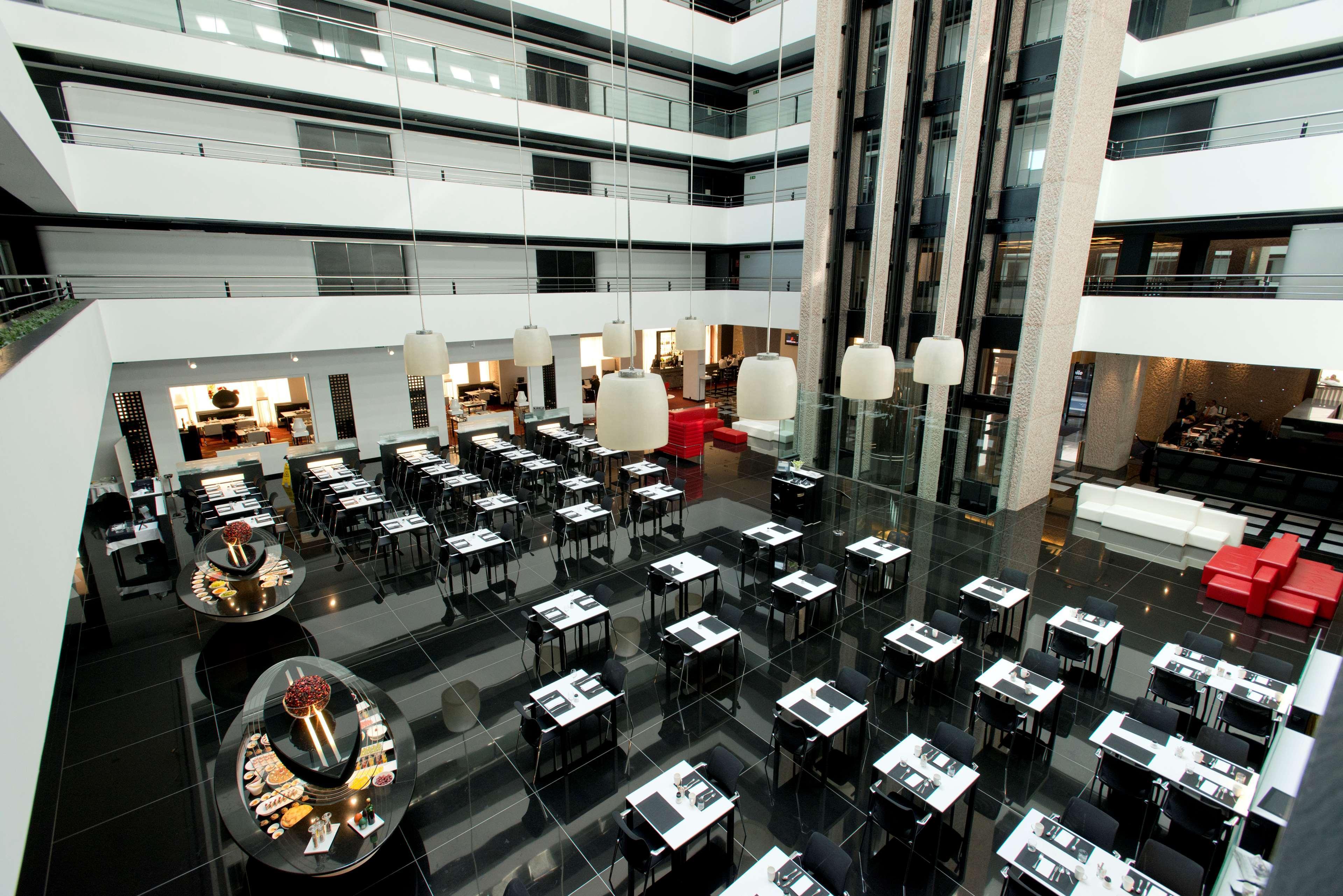 Hilton Madrid Airport Hotell Restaurant bilde