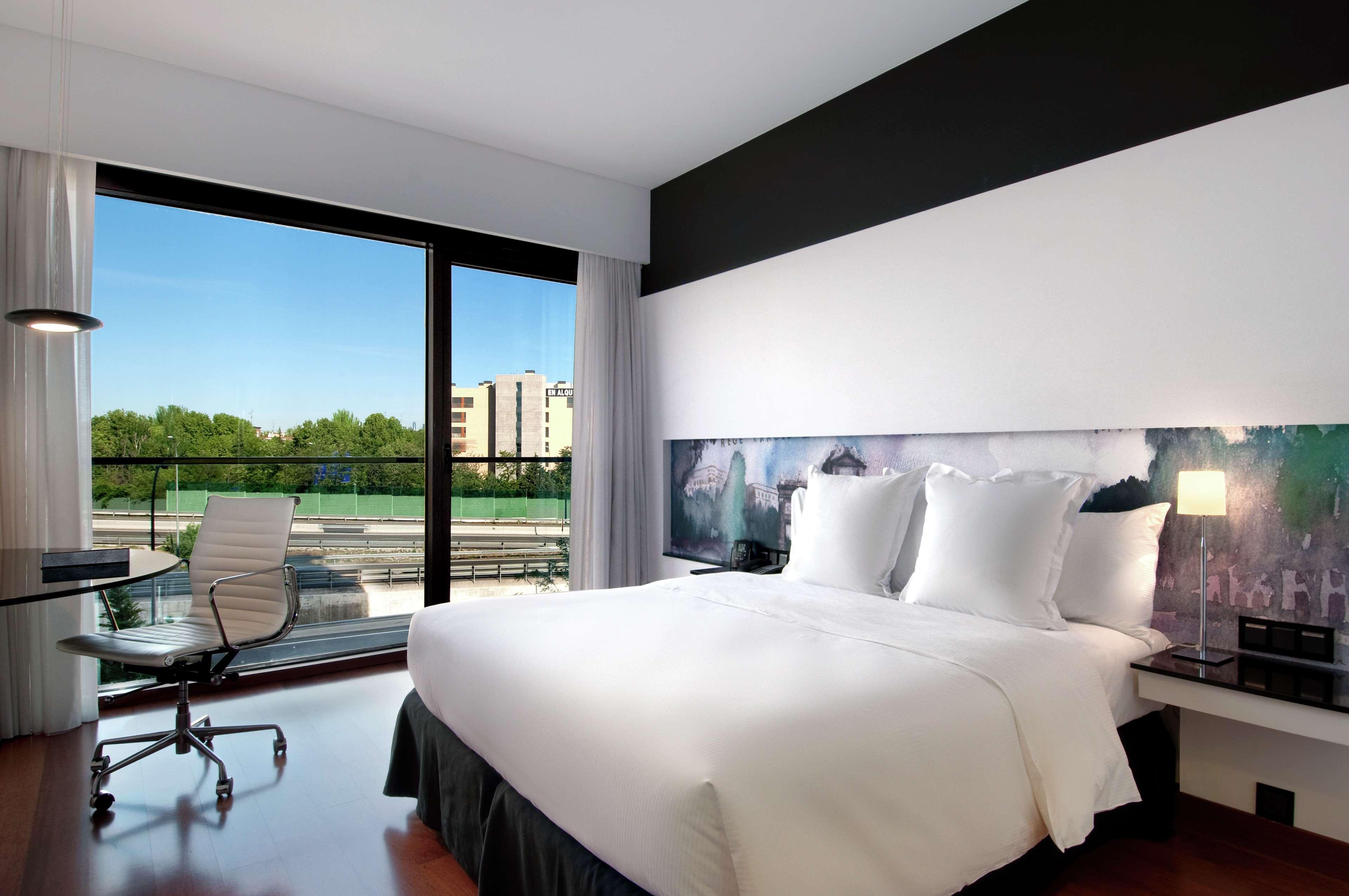 Hilton Madrid Airport Hotell Rom bilde