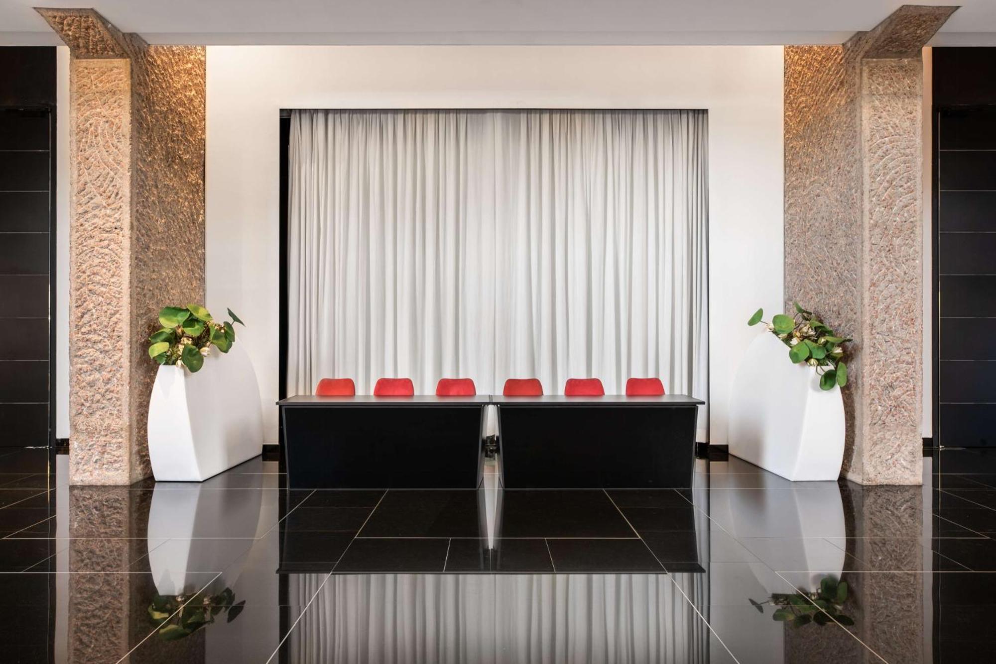 Hilton Madrid Airport Hotell Eksteriør bilde